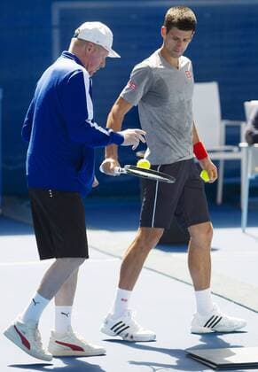 TENNIS - ATP Tennis Herren Australian Open 2015 MELBOURNE,AUSTRALIA,18.JAN.15 - TENNIS - ATP World Tour, Grand Slam, Australian Open, training. Image shows Boris Becker and Novak Djokovic (SRB).