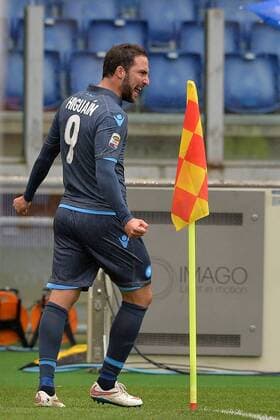 Aktuell Fußball, Italien, Serie A, Lazio Rom - SSC Neapel - Gonzalo Higuain Napoli. Goal celebrations. Roma 18-01-2015 Stadio Olimpico. Football Calcio 2014 2015 Serie A. Lazio Rom vs SSC Neapel AntoniettaxBaldassarre