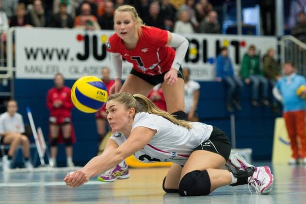 18.01.2015, Halle Berg Fidel, Muenster Volleyball, Bundesliga Frauen, USC Münster Muenster vs. Köpenicker Koepenicker SC Annahme Saskia Radzuweit ( 3 Koepenick)