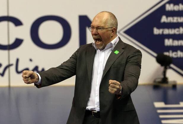 Trainer Mark Lebedew Freude Emotion jubelnd Jubel Volleyball Bundesliga Herren Saison 2014 2015 18.01.2015 BR Volleys Berlin vs. VfB Friedrichshafen