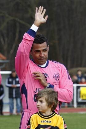 Sonny Anderson NEWS : Varietes Club de France est Charlie vs Orry la Ville - Benefizspiel zu Ehren der Opfer der Terroranschläge von Paris - 18 01 2015 - GwendolineLeGoff 