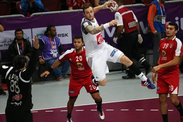 HANDBALL - IHF WC Qatar 2015, EGY vs FRA DOHA,QATAR,16.JAN.15 - HANDBALL - IHF World Championship WM Weltmeisterschaft Egypt vs France. Image shows Mohamed Hashem (EGY), Valentin Porte (FRA) and Yehia Elderaa (EGY).