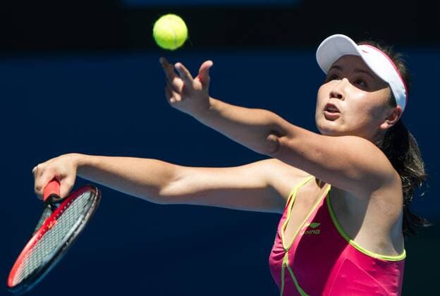 (150121) -- MELBOURNE, Jan. 21, 2015 -- Peng Shuai of China serves during her women s singles second round match against Magdalena Rybarikova of Slovakia at the Australian Open tournament in Melbourne, Australia, Jan. 21, 2015. Peng won 2-0. ) (SP)AUSTRALIA-MELBOURNE-TENNIS-PENG SHUAI BaixXue 