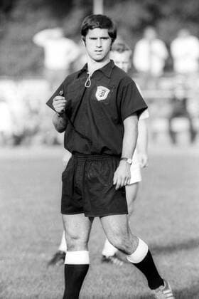 Gerd Müller (BR Deutschland) als Schiedsrichter in Nördlingen