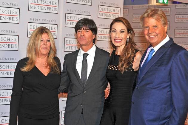 Deutscher Medienpreis. Bundestrainer Joachim Löw mit seiner Frau Daniela links und Karlheinz Kögel mit seiner Frau Dagmar anläßlich der Verleihung des Deutschen Medienpreises am 23.01.2015 im Kongress Centrum Baden Baden.