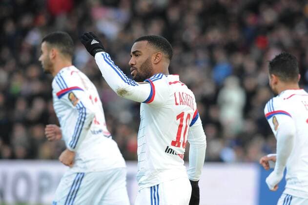 joie Alexandre lacazette apres son but (Lyon) FOOTBALL : Olympique Lyon vs FC Metz - Ligue 1 - 25 01 2015 NLeGouic FE