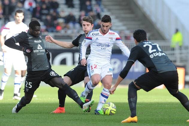 Jordan ferri (Lyon) Guirane Ndaw (Metz) FOOTBALL : Olympique Lyon vs FC Metz - Ligue 1 - 25 01 2015 NLeGouic FE