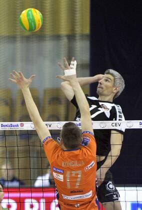 2015 CEV DenizBank Volleyball Champions League, ACH Volley Ljubljana - Berlin Recycling Volleys 27.01.2015., Ljubljana, Slovenia - 2015 CEV DenizBank Volleyball Champions League, pool C, 6th Leg, ACH Volley Ljubljana - Berlin Recycling Volleys. Rob Bontje, Mario Koncilja.  BorutxZivulovic FAxBobo PIXSELL
