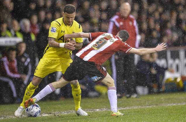 28.01.2015. Sheffield, England. Capital One Cup Semi Final 2nd Leg. Sheffield United versus Tottenham Hotspur. Kyle Walker (2) of Tottenham Hotspur and Jamie Murphy (9) of Sheffield United compete for the ball. xAndyxThompsonx  ActionPlus11593237