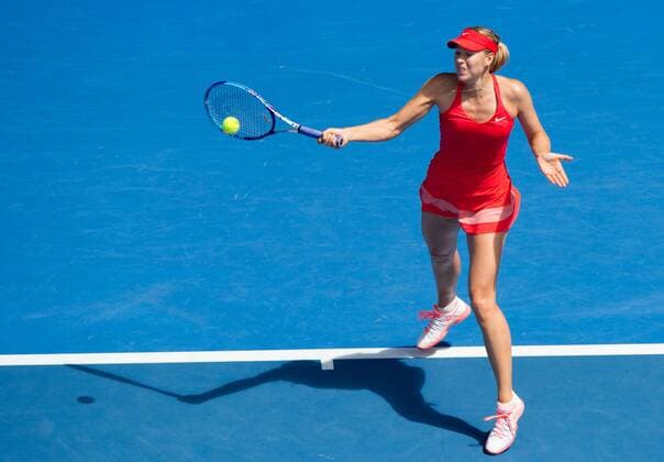 (150129) -- MELBOURNE, Jan. 29, 2015 -- Maria Sharapova of Russia returns the ball during the women s singles semifinal match at the Australian Open tennis championship in Melbourne, Australia, Jan. 29, 2015. BaixXue 