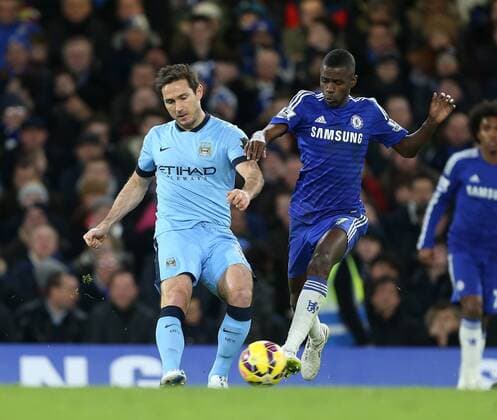 Chelsea s Ramires tussles with Manchester City s Frank Lampard Barclays Premier League - Chelsea FC London - Manchester City - Stamford Bridge - England - 31st January 2015 - EDITORIAL USE ONLY. No use with unauthorised audio, video, data, fixture lists, club league logos or live services. Online in-match use limited to 120 images, no video emulation. No use in betting, games or single club league player publications.