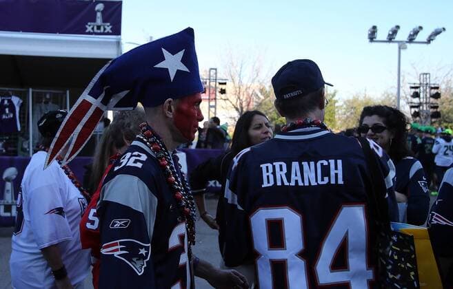 01 February 2015: New England Patriots fans wait in line before the start of Super Bowl XLIX between the Seattle Seahawks and the New England Patriots at University of Phoenix Stadium in Glendale, Az. NFL American Football Herren USA FEB 01 Super Bowl XLIX - Patriots v Seahawks Icon3171502010111 EDITORIAL USE ONLY