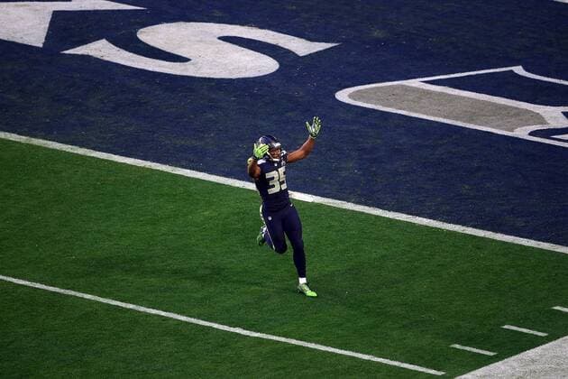 01 February 2015: Seattle Seahawks strong safety DeShawn Shead 35 runs on to the field before the first half of Super Bowl XLIX between the Seattle Seahawks and the New England Patriots at University of Phoenix Stadium in Glendale, Az. NFL American Football Herren USA FEB 01 Super Bowl XLIX - Patriots v Seahawks Icon3171502010784 EDITORIAL USE ONLY