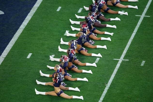 01 February 2015: New England Patriots cheerleaders perform during the first half of Super Bowl XLIX between the Seattle Seahawks and the New England Patriots at University of Phoenix Stadium in Glendale, Az. NFL American Football Herren USA FEB 01 Super Bowl XLIX - Patriots v Seahawks Icon3171502011294 EDITORIAL USE ONLY