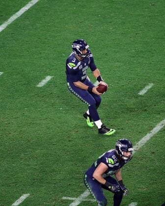 01 February 2015: Seattle Seahawks quarterback Russell Wilson 3 looks to throw during the second half of Super Bowl XLIX between the Seattle Seahawks and the New England Patriots at University of Phoenix Stadium in Glendale, Az. The New England Patriots beat the Seattle Seahawks 28-24. NFL American Football Herren USA FEB 01 Super Bowl XLIX - Patriots v Seahawks Icon3171502012585 EDITORIAL USE ONLY