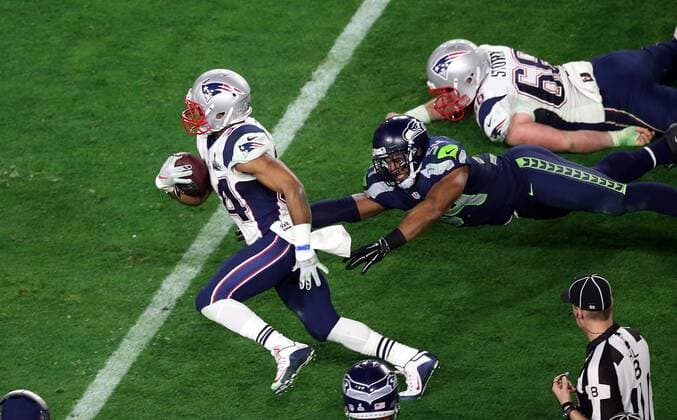 01 February 2015: New England Patriots running back Shane Vereen 34 runs past Seattle Seahawks middle linebacker Bobby Wagner 54 during the second half of Super Bowl XLIX between the Seattle Seahawks and the New England Patriots at University of Phoenix Stadium in Glendale, Az. The New England Patriots beat the Seattle Seahawks 28-24. NFL American Football Herren USA FEB 01 Super Bowl XLIX - Patriots v Seahawks Icon3171502012708 EDITORIAL USE ONLY
