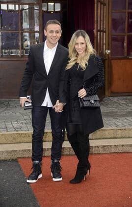 FC Bayern München Weihnachtsfeier am 7 Dezember 2014 im Theatro München: Rafinha mit Ehefrau Carolina