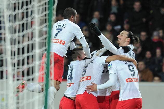 joie de Maxwell apres son but - Zlatan Ibrahimovic - Edinson Cavani - Lucas Moura (PSG) FOOTBALL : Lille vs PSG - Coupe de la Ligue - 03 02 2015 N.LeGouic FEP Panoramic 