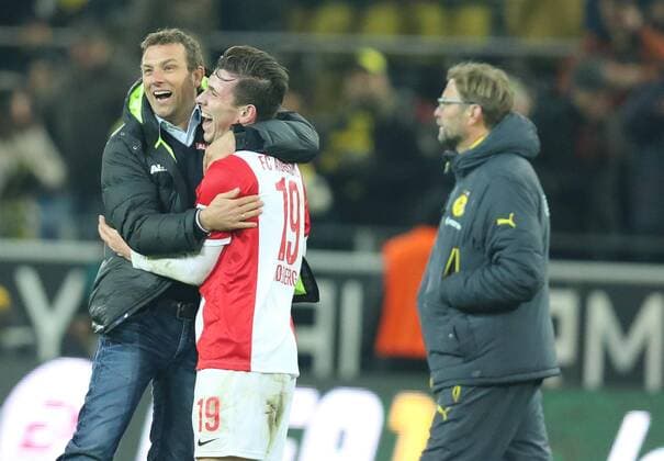 Markus WEINZIERL, FCA Trainer Jubel, Pierre-Emile HOJBJERG, FCA 19 Juergen KLOPP, Chef - Trainer BVB Emotionen, enttaeuscht, Enttaeuschung, Frust, frustriert, Trauer ,traurig, verzweifelt, Verzweiflung Freude, Emotionen, Feiern, Lachen, jubelt, freuen, reisst die Arme hoch, ballt die Faust Fussball 1. Bundesliga , Dortmund, am 04.02.2015 BORUSSIA DORTMUND - FC AUGSBURG 19.Spieltag, Liga1, Spieltag13, Liga01, 1.Liga BVB, Saison 2014 2015