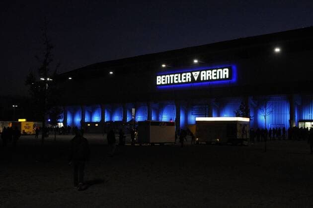 Fußball, Stadiongeschichte SC Paderborn Stadion von Aussen, Nacht, Totale, Benteler Arena Fussball --- 1. Bundesliga --- SC Paderborn 07 --- 04.02.2015 , EP_RSL