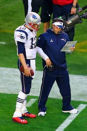 01 FEB 2015: New England Patriots quarterback Tom Brady (12) talks with New England Patriots Offensive Coordinator Josh McDaniels Super Bowl XLIX being played at University of Phoenix Stadium. The New England Patriots defeat the Seattle Seahawks 28-24 in Super Bowl XLIX at University of Phoenix Stadium in Glendale Arizona. NFL American Football Herren USA FEB 01 Super Bowl XLIX - Patriots v Seahawks Icon020115352 EDITORIAL USE ONLY