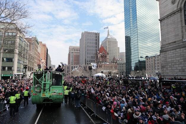 February 4, 2015: The parade makes it s way toward the Common. The New England Patriots paraded through the streets of Boston to celebrate their Super Bowl victory. NFL American Football Herren USA FEB 04 Patriots Super Bowl Victory Parade Icon482150204045 EDITORIAL USE ONLY