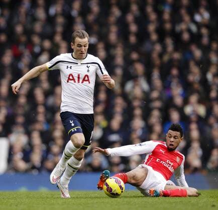 07.02.2015. London, England. Barclays Premier League. Tottenham Hotspur versus Arsenal. Tottenham& x2019;s Harry Kane beats the tackle of Arsenal s Francis Coquelin xCraigxMercerx  ActionPlus11595292