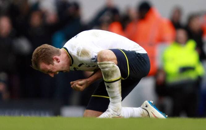 Tottenham Hotspur vs FC Arsenal . . London, UK . . 07.02.15 Harry Kane (TH) celebrates the victory at the end of the game. 