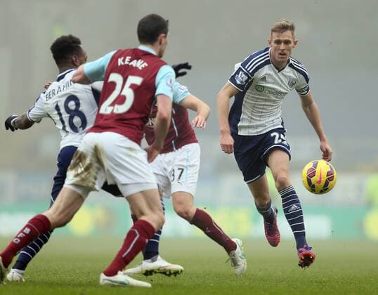 Darren Fletcher of West Bromwich Albion runs in to take possession - Barclays Premier League - Burnley FC vs West Bromwich Albion - Turf Moor Stadium - Burnley - England - 8th February 2015 - EDITORIAL USE ONLY. No use with unauthorised audio, video, data, fixture lists, club league logos or live services. Online in-match use limited to 120 images, no video emulation. No use in betting, games or single club league player publications.