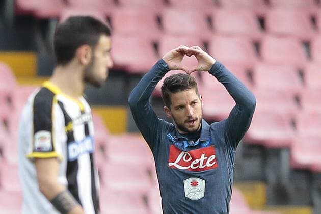 Aktuell Fußball, Italien, Serie A, SSC Neapel - Udinese Calcio - Dries Mertens Napoli, goal celebration Napoli 08-02-2015 Stadio San Paolo Football Calcio Serie A SSC Neapel vs Udinese Calcio cesarexpurini