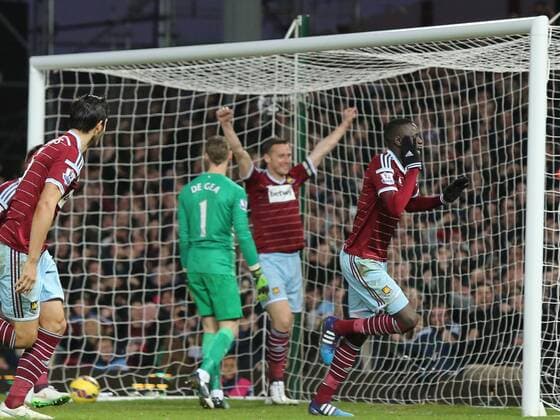 Aktuell FuÃŸball, England, Premier League, West Ham United - Manchester United 08.02.2015. London, England. Barclays Premier League. West Ham versus Manchester United ManU Cheikhou Kouyate celebrates his goal with Kevin Nolan xJasonxHearnx  ActionPlus11595985