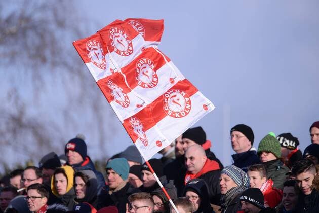 Fußball, Stadiongeschichte SC Fortuna Köln Fußball 3. Liga 24. Spieltag Fortuna Köln - Arminia Bielefeld am 08.02.2015 im Südstadion in Köln Fans von Fortuna Köln
