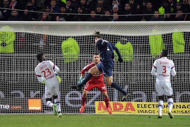 ANTHONY LOPES (lyo) - Zlatan IBRAHIMOVIC (psg) FOOTBALL : Lyon vs Paris SG - Ligue 1 - 08 02 2015 FEP Panoramic 