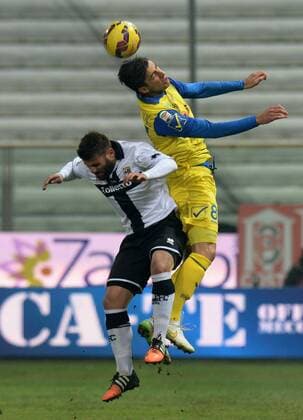 IPP20150211 Football - soccer: Serie A, FC Parma - AC Chievo Verona, Antonio Nocerino und Ervin Zukanovic xHOCHxZWEIx xItalyxPhotoxPressx 