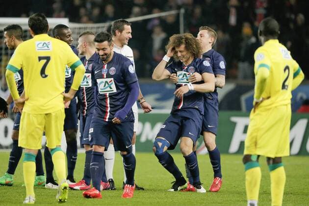 David Luiz Moreira Marinho (psg) au sol suite coup de tete, Lucas Digne (psg), Ezequiel Ivan Lavezzi (psg) (Pocho) FOOTBALL : Paris st Germain vs FC Nantes - Coupe de France 8eme - 11 02 2015 StephaneAllaman Panoramic 