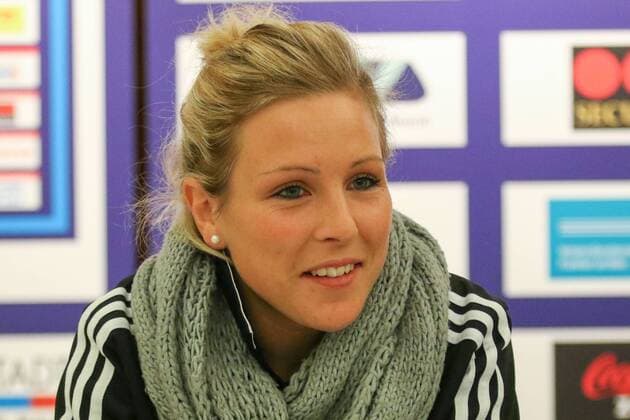 Svenja Huth (1. FFC Frankfurt), Porträt, Portrait, lacht, lachen, fröhlich, strahlend, optimistisch, Fussball, Allianz Frauen-Bundesliga, 1. FFC Frankfurt Pressekonferenz, xozx