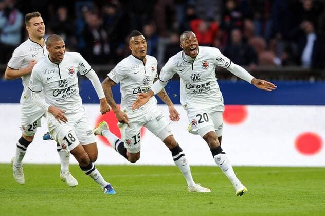 EQUIPE DE FOOTBALL DE CAEN - Jordan ADEOTI (cae) - Emmanuel IMOROU (cae) - Damien DA SILVA (cae) - HERVE BAZILE (cae) - ATTITUDE - JOIE FOOTBALL : Paris SG vs Caen - Ligue 1 - 14 02 2015 FEP Panoramic 