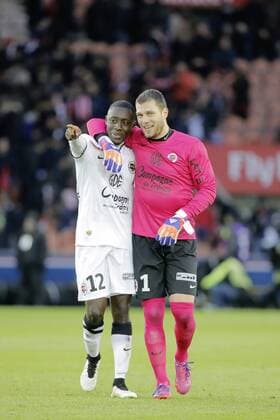 Dennis Appiah (SM Caen), Remy Vercoutre (SM Caen) joie suite egalisation FOOTBALL : Paris st Germain vs SM Caen - Ligue 1 - 14 02 2015 StephaneAllaman Panoramic 