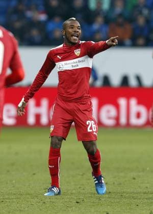 Geoffroy Serey Die (VfB) gibt Anweisung . 1899 Hoffenheim-VfB Stuttgart . Sinsheim, GER, 14.02.2015, 21. Spieltag Fussball-Bundesliga 2014-2015.