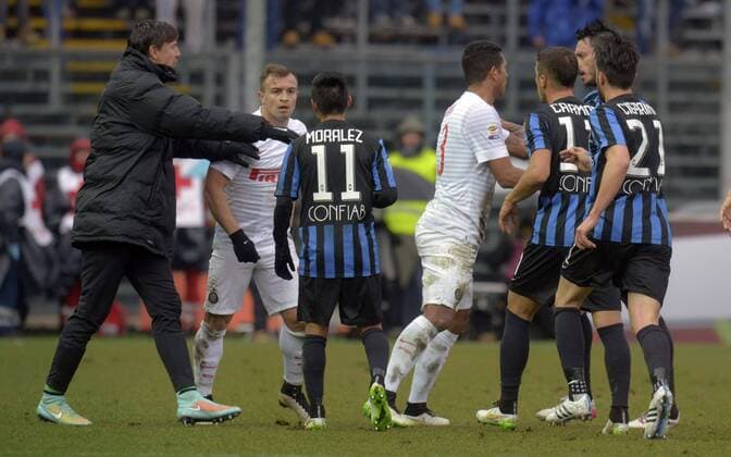IPP20150215 Football - soccer: Serie A, Atalanta Bergamo - Inter Mailand, tensione tra shaqiri e moralez xHOCHxZWEIx xItalyxPhotoxPressx 