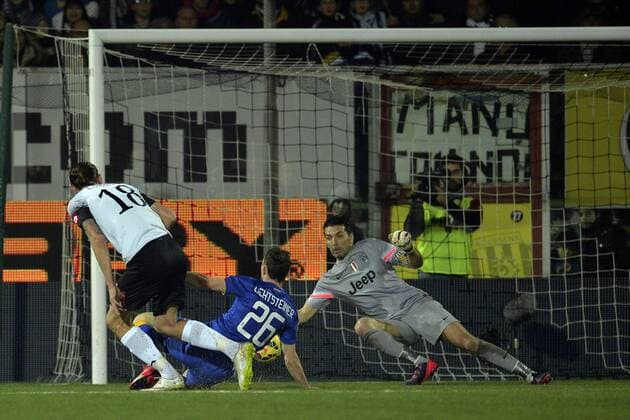 Serie A AC Cesena vs Juventus Turin: Tor durch Milan Duric 