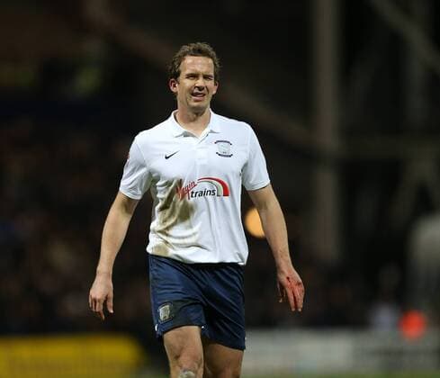 Preston s Kevin Davies grimmaces after hurting his hand FA Cup - Preston North End vs Manchester United ManU - Deepdale - England - 16th February 2015 - Picture David Klein Sportimage EDITORIAL USE ONLY. No use with unauthorised audio, video, data, fixture lists, club league logos or live services. Online in-match use limited to 120 images, no video emulation. No use in betting, games or single club league player publications.
