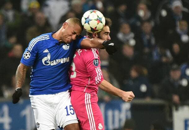 18.02.2015, xjhx, Fussball UEFA Champions League, FC Schalke 04 - Real Madrid, v.l. Dennis Aogo (FC Schalke 04), Daniel Carvajal (Real Madrid)
