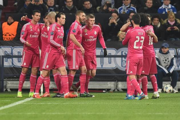 Fußball Champions League Achtelfinale Schalke 04 - Real Madrid am 18.02.2015 in der Veltins Arena in Gelsenkirchen Torjubel zum 0:1 durch Cristiano Ronaldo ( Real Madrid ), links