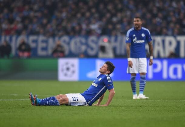 Klaas-Jan HUNTELAAR (links) und Kevin-Prince BOATENG (beide Schalke rechts) enttaeuscht. Fussball international UEFA Championsleague, Saison 2014 2015, Achtelfinale Hinspiel: FC Schalke 04 - Real Madrid in Gelsenkirchen, Deutschland am 18.02.2015,