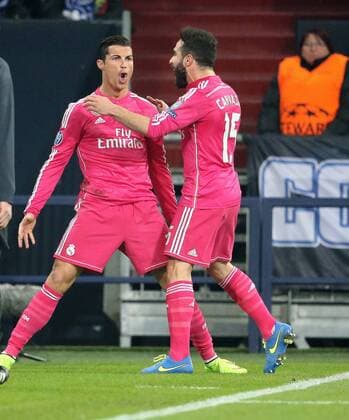 Gelsenkirchen, Fussball, Herren, UEFA Champions League, Saison 2014 2015, Achtelfinale, FC Schalke 04 vs Real Madrid 18.02.2014, Veltinsarena Gelsenkirchen Christiano Ronaldo, Dani Carvajal beide Real Madrid jubeln