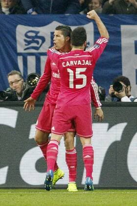 - Torschuetze Cristiano Ronaldo (Real Madrid CF 7) und Daniel Carvajal (Real Madrid CF 15) beim Torjubel nach dem Treffer zum 1:0 FC Schalke 04 vs Real Madrid F.C., Fussball, Champions-League, 18.02.2015 , EP_JSE