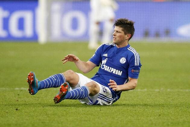 Klaas-Jan Huntelaar (FC Schalke 04 25) geht verletzt zu Boden FC Schalke 04 vs Real Madrid F.C., Fussball, Champions-League, 18.02.2015 , EP_JSE