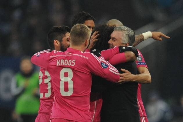 18.02.2015, xjfx, Fussball UEFA Champions League, FC Schalke 04 - Real Madrid, v.l. Isco Francisco Rom‡n Alarc—n Su‡rez (Real Madrid),Toni Kroos (Real Madrid),Trainer Carlo Ancelotti (Real Madrid), Lucas Silva (Real Madrid),Marcelo (Real Madrid), jubeln jubelt den 0:2