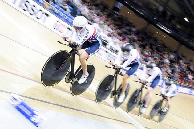 Mannschaftsverfolgung Frauen - Team Großbritannien : Katie Archibald - Laura Trott - Elinor Barker - Joanna Rowsell (gbr) - RADSPORT - UCI-Bahn-Weltmeisterschaften in Saint-Quentin-en-Yvelines - JBAutissier Panoramic 